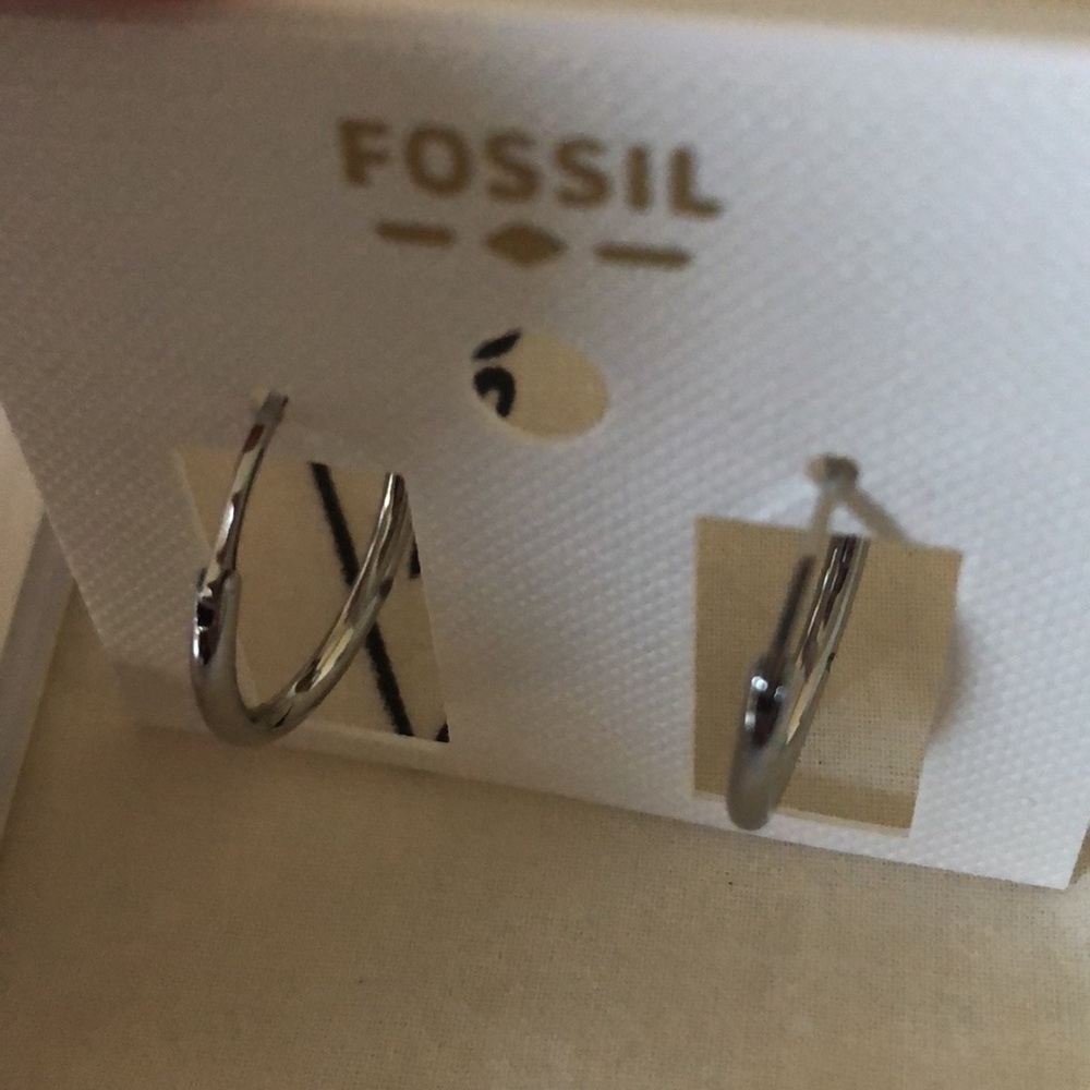 🆕 Fossil Hoop Earring - Silver Coloured Stainless Steel - Picture 2 of 3